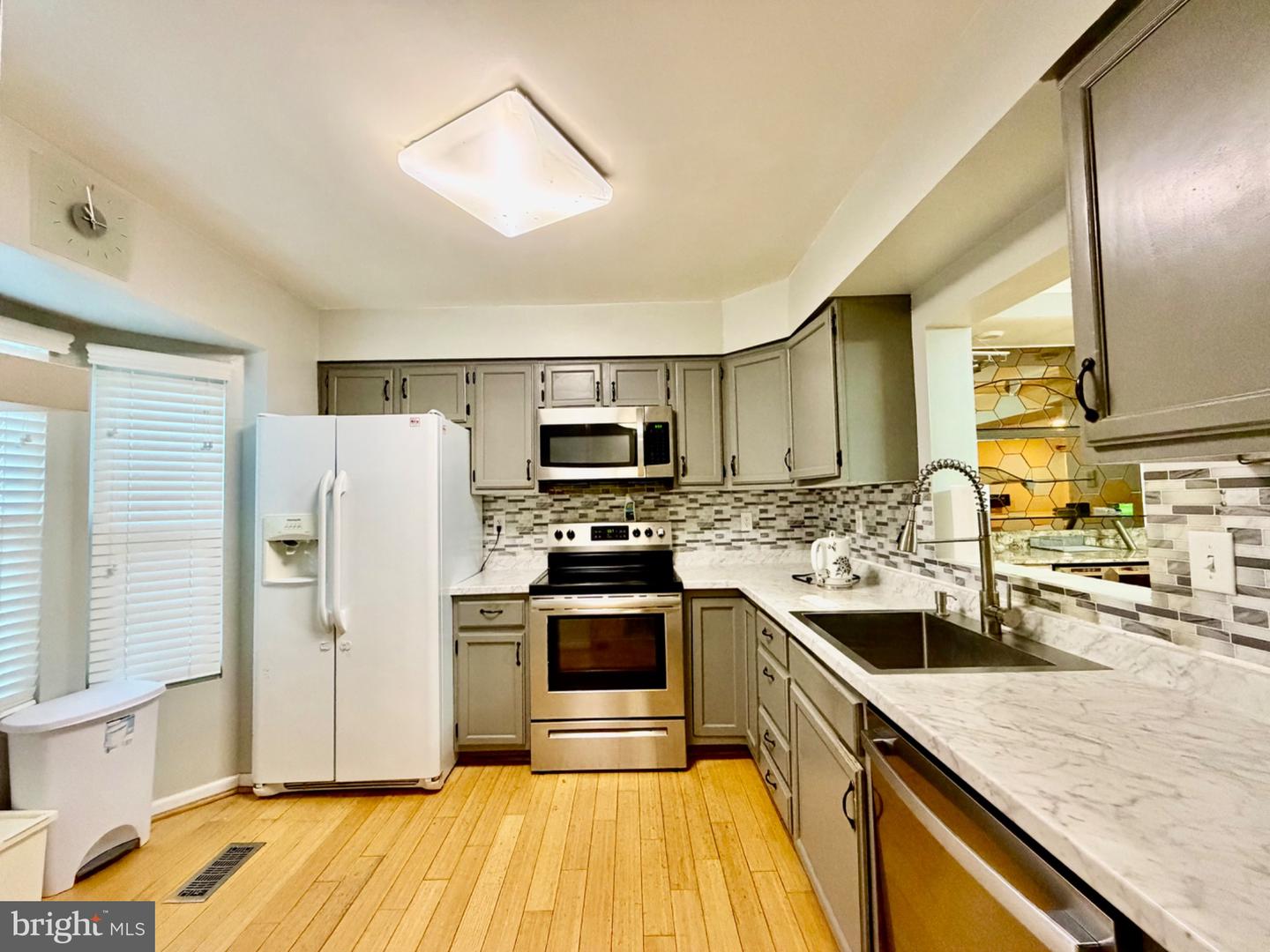 12112 Ravenwood Ct — photo