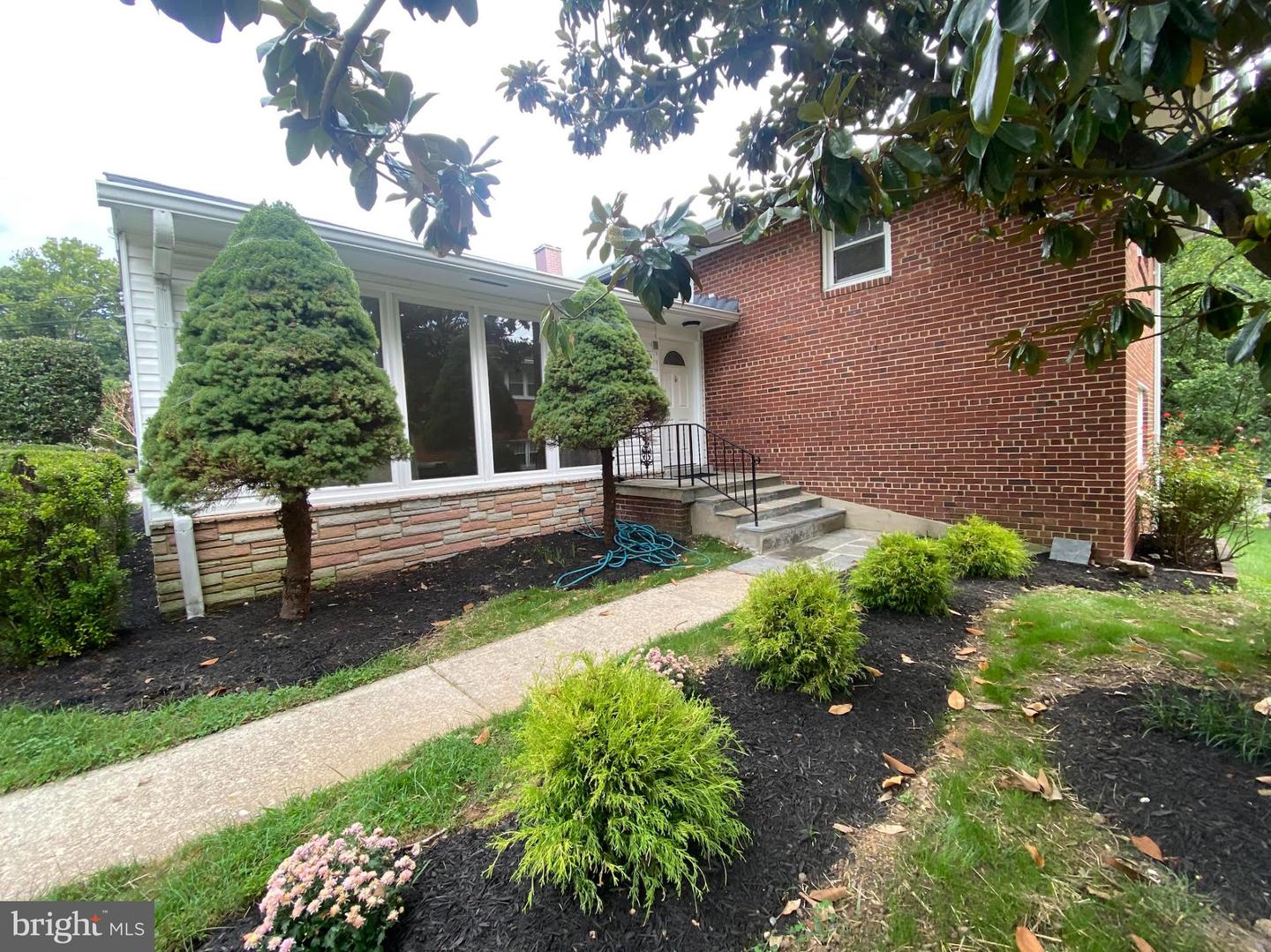 2209 Mark Ct — photo