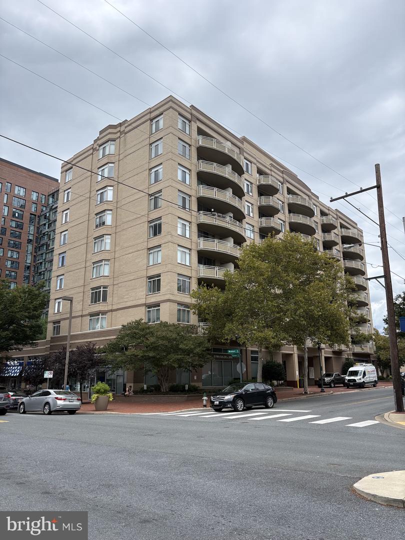 4801 Fairmont Ave #912 — photo