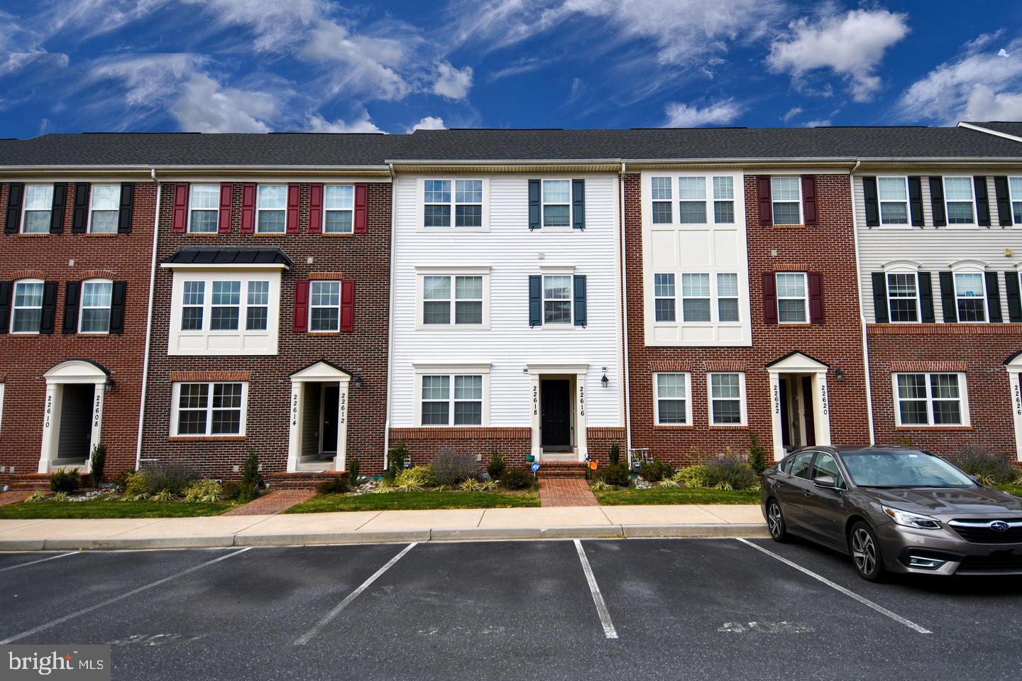 22618 Majestic Elm #57 — photo
