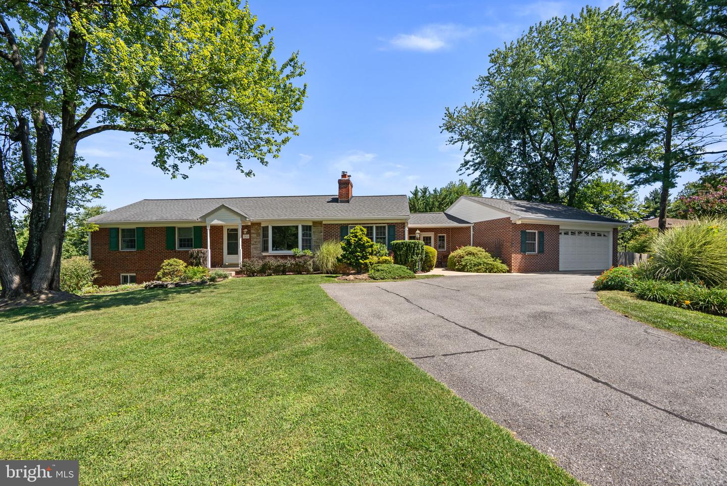 1014 Cliftonbrook Ln — photo