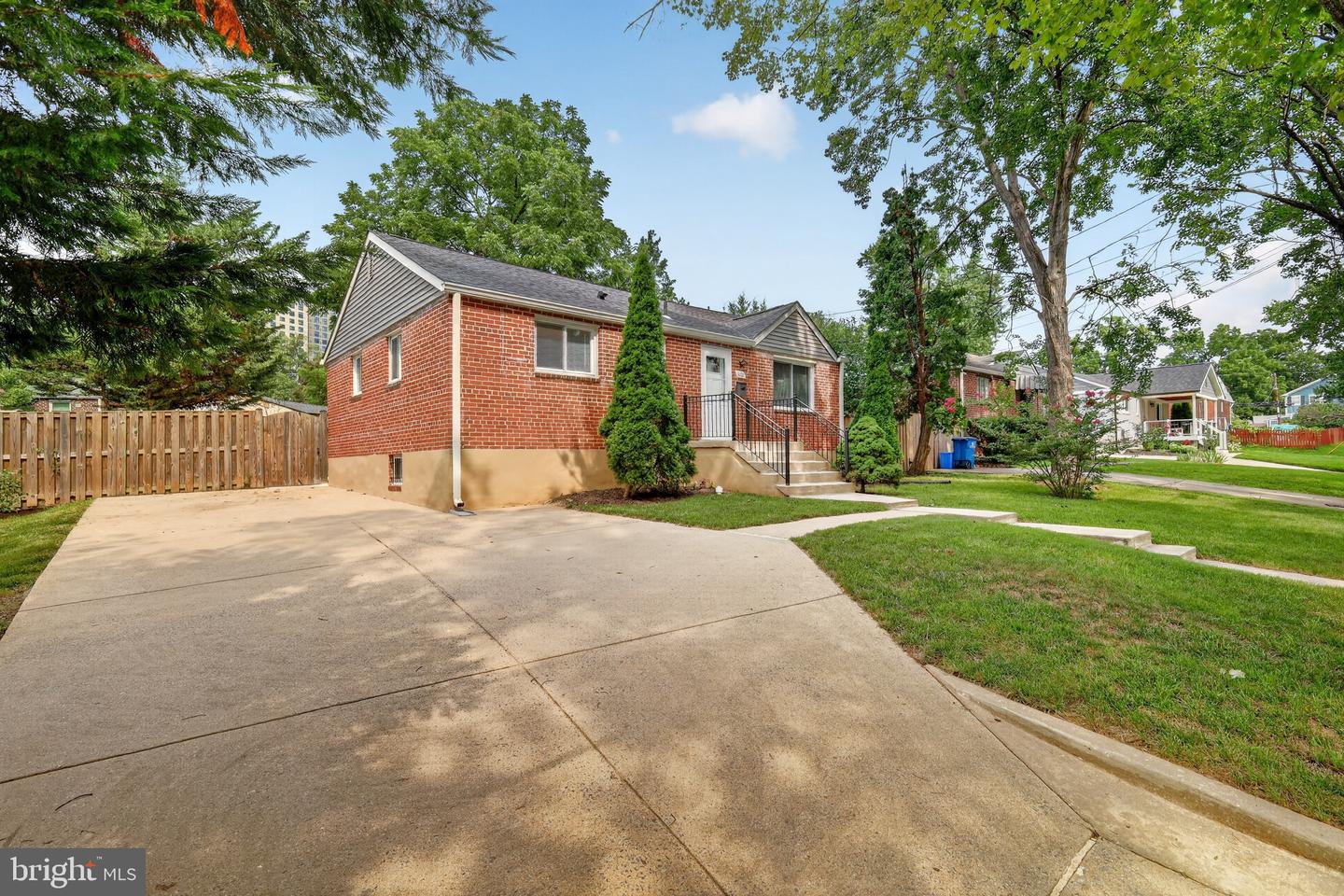 11102 Bucknell Dr — photo