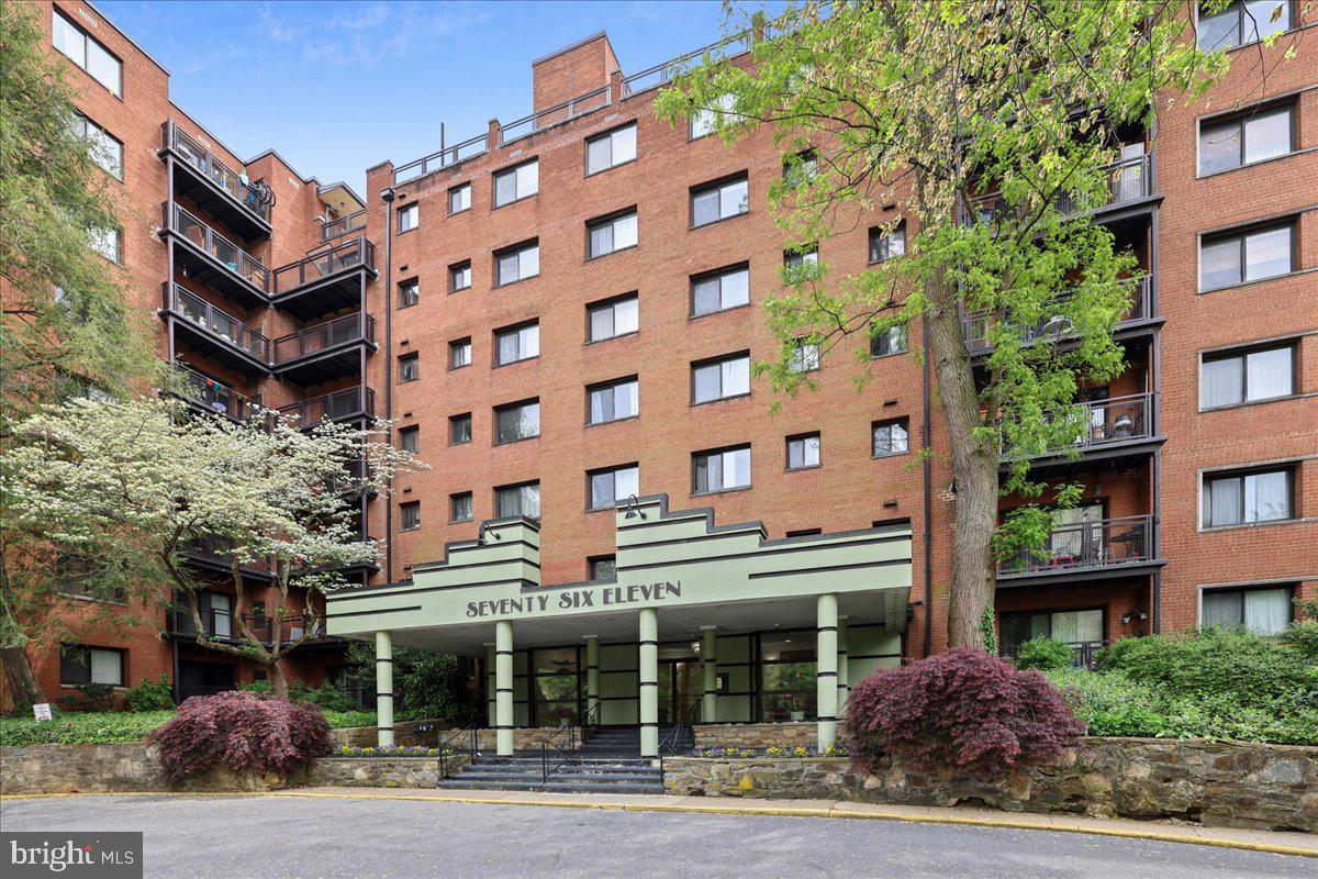 7611 Maple Ave #205 — photo