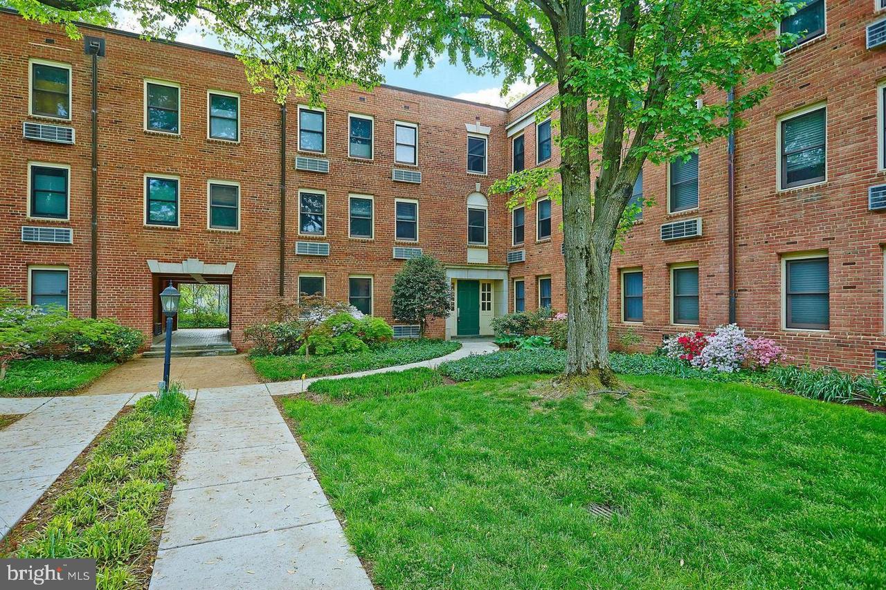 4822 Chevy Chase Dr #4822-3 — photo