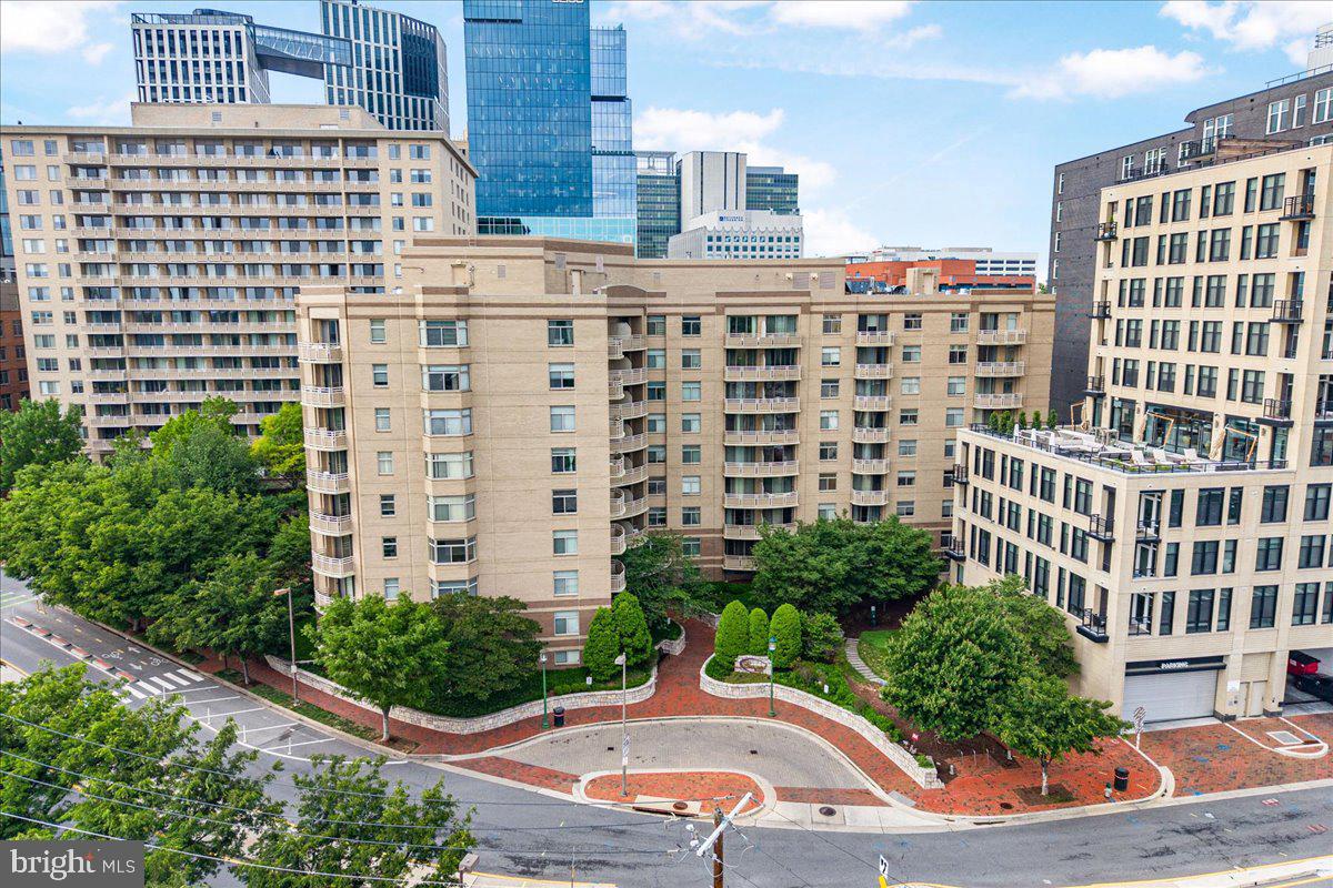 7111 Woodmont Ave #308 — photo
