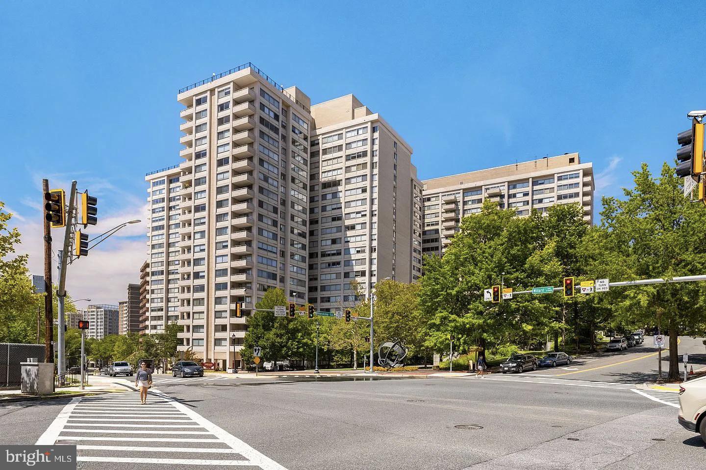 4515 Willard Ave #1009S — photo