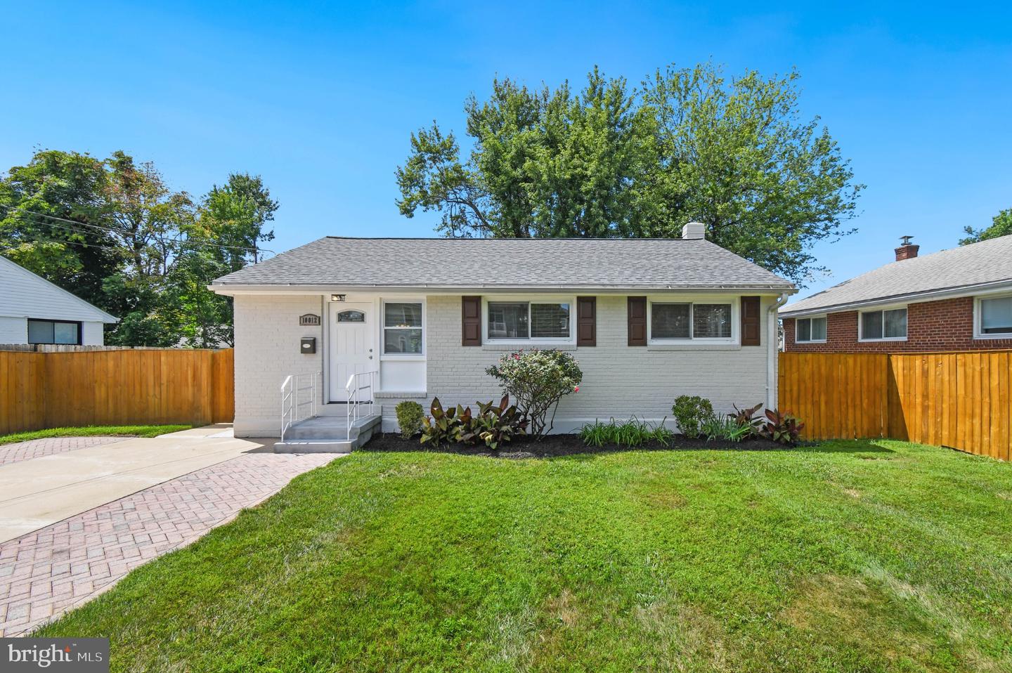 10012 Sinnott Dr — photo