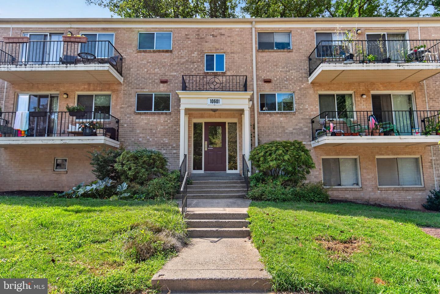 10601 Montrose Ave #2 — photo