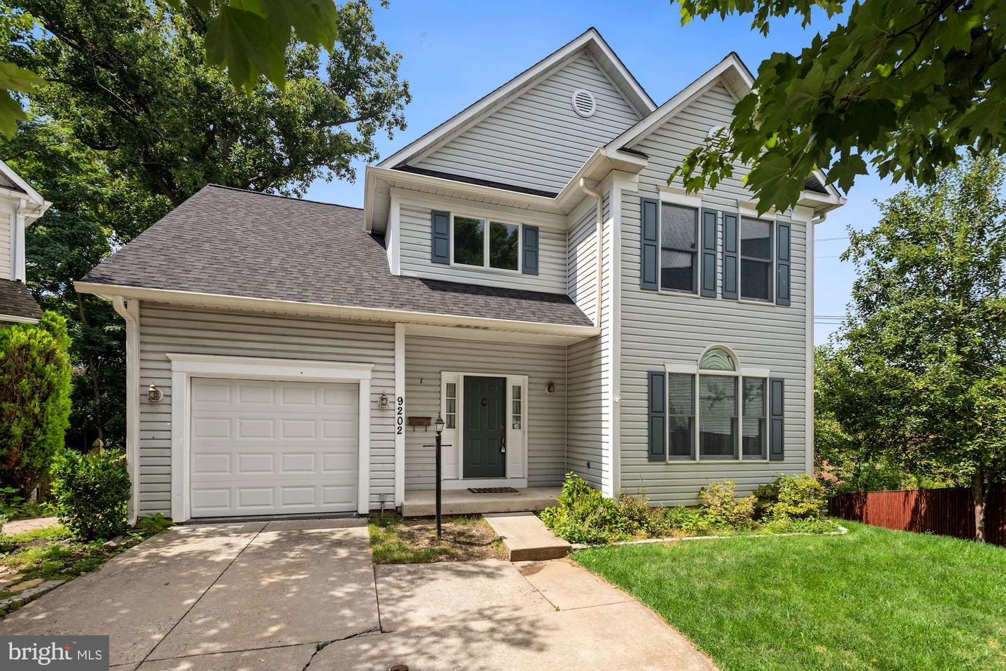 9202 Linden Grove Ct — photo