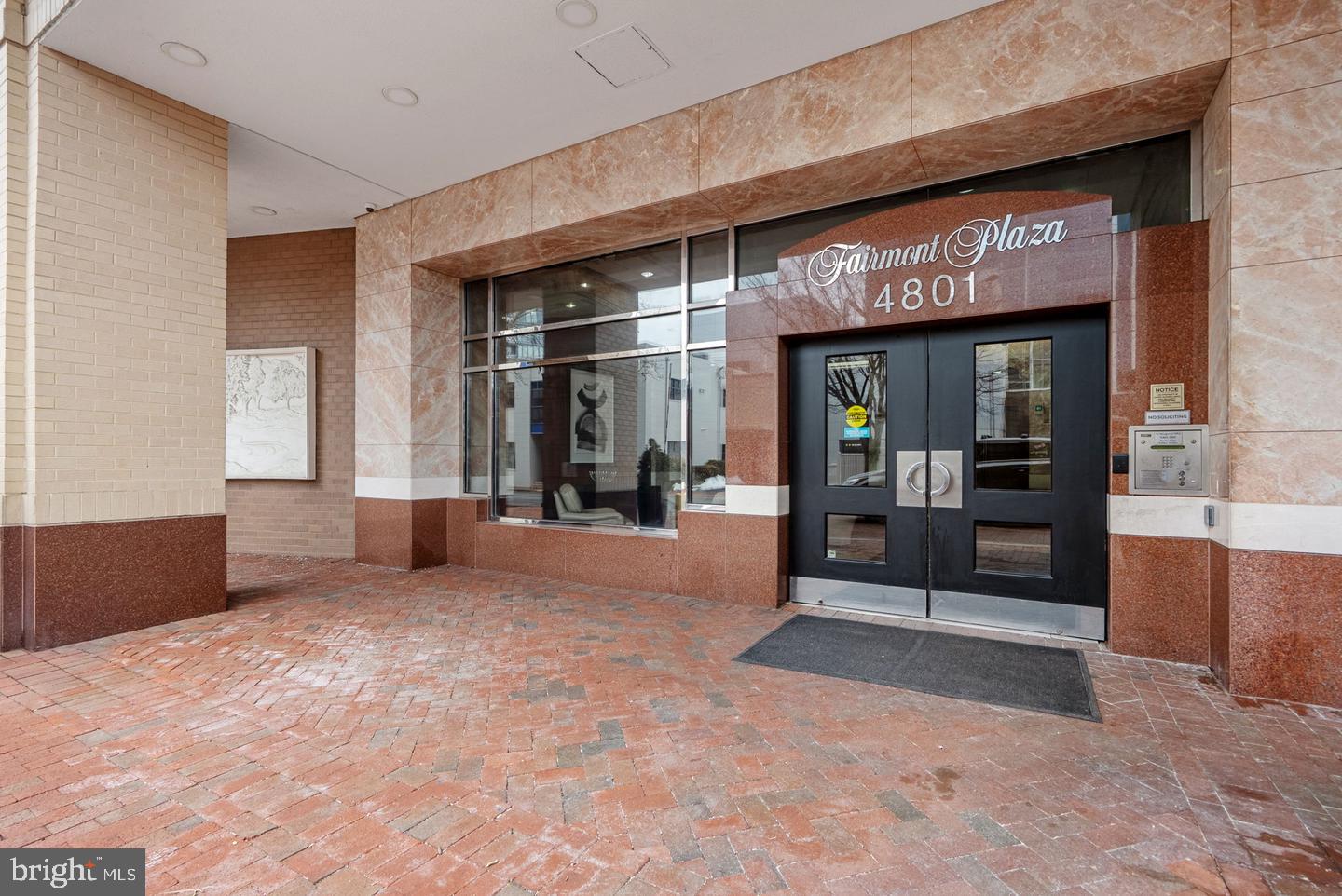 4801 Fairmont Ave #909 — photo