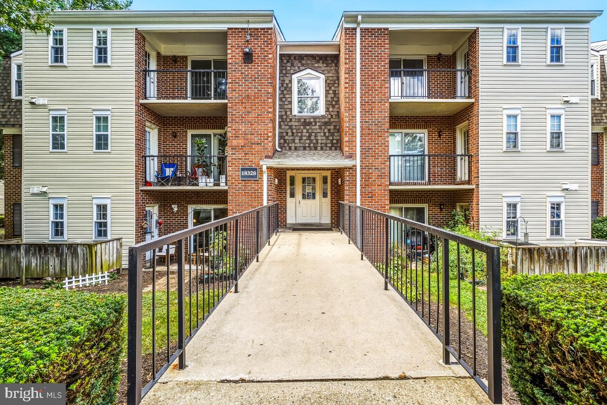 18328 Streamside Dr #301 — photo