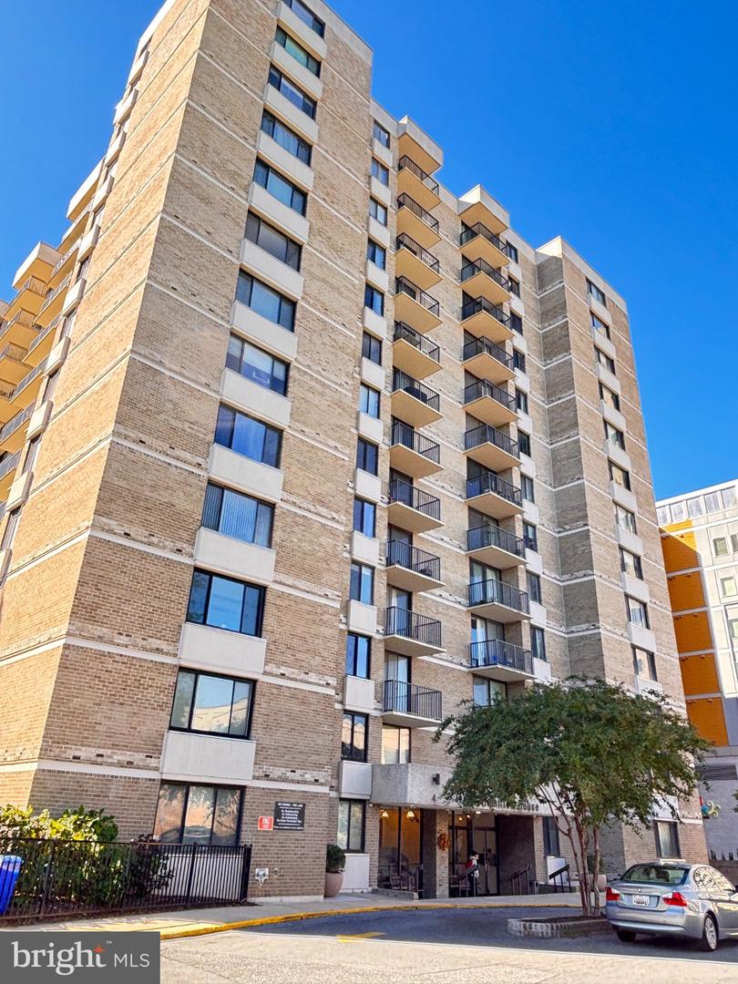 4 Monroe St #210 — photo