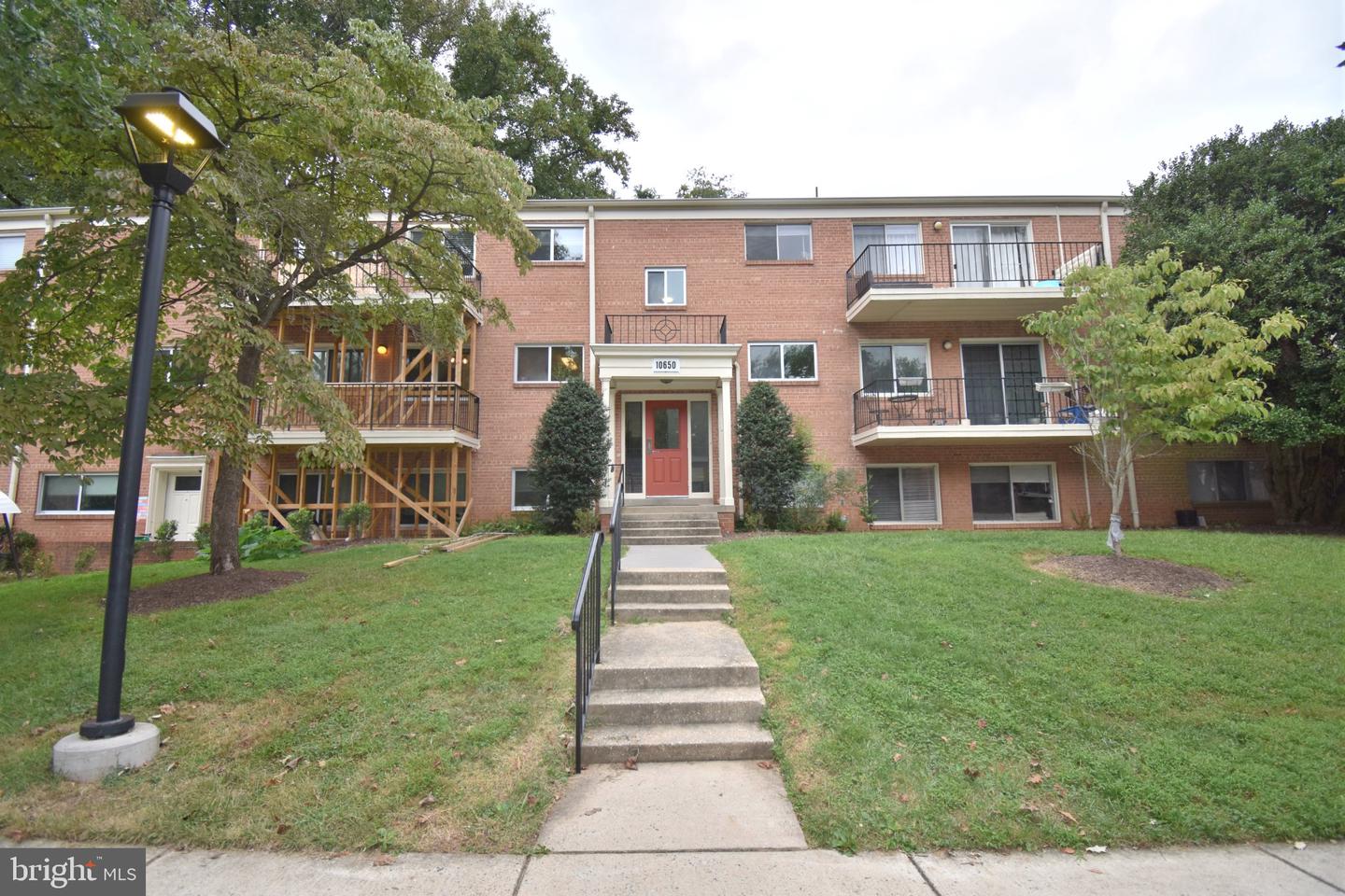 10650 Weymouth St #103 — photo