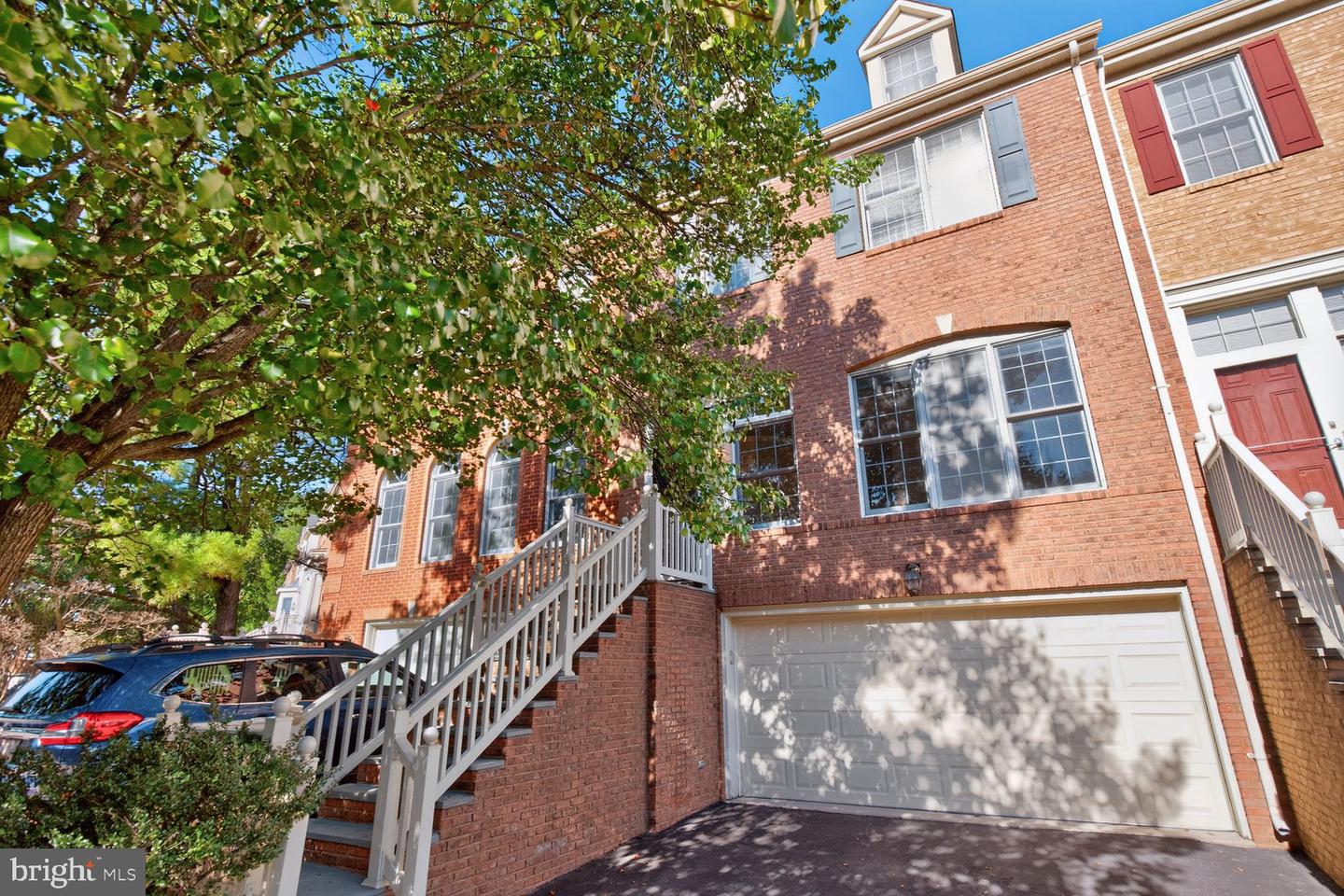 425 Winding Rose Dr — photo