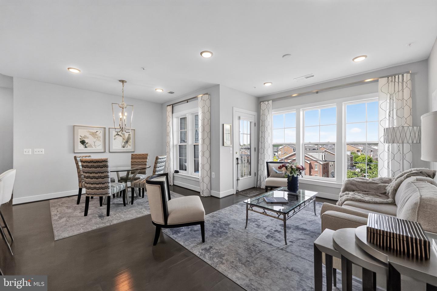 250 Decoverly Dr #427 — photo