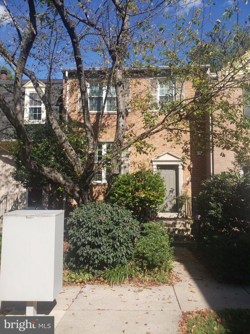 1904 Dennis Ave — photo