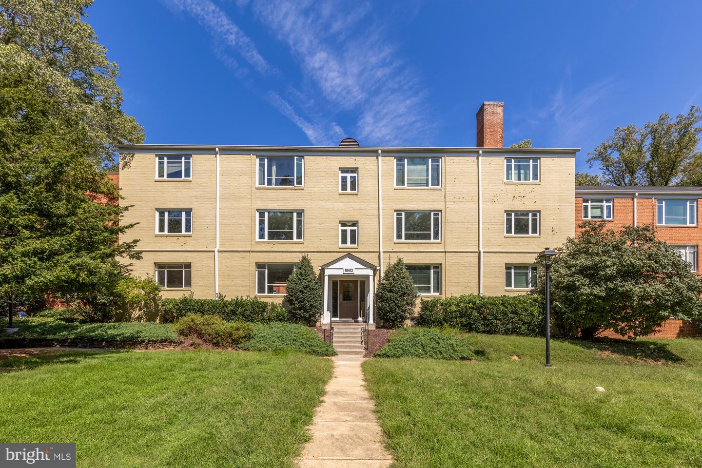 10413 Montrose Ave #101 — photo