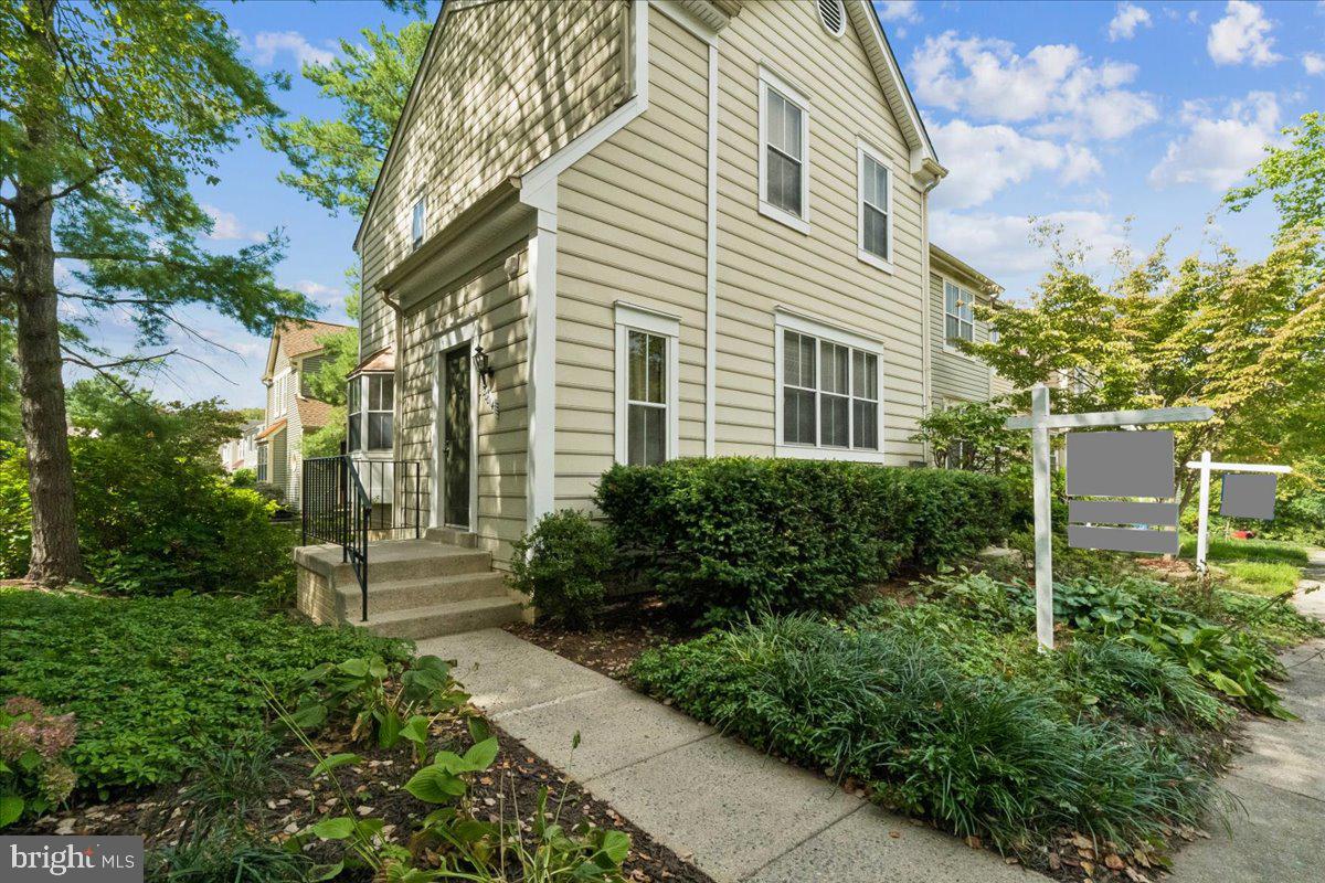 20014 Lake Park Dr #121 — photo