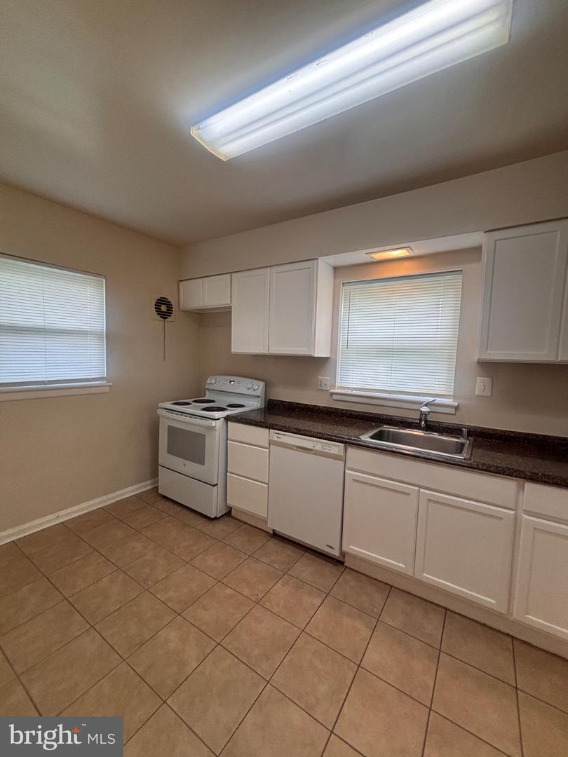 11203 Dodson Lane, Silver Spring, MD 20902 — photo 3