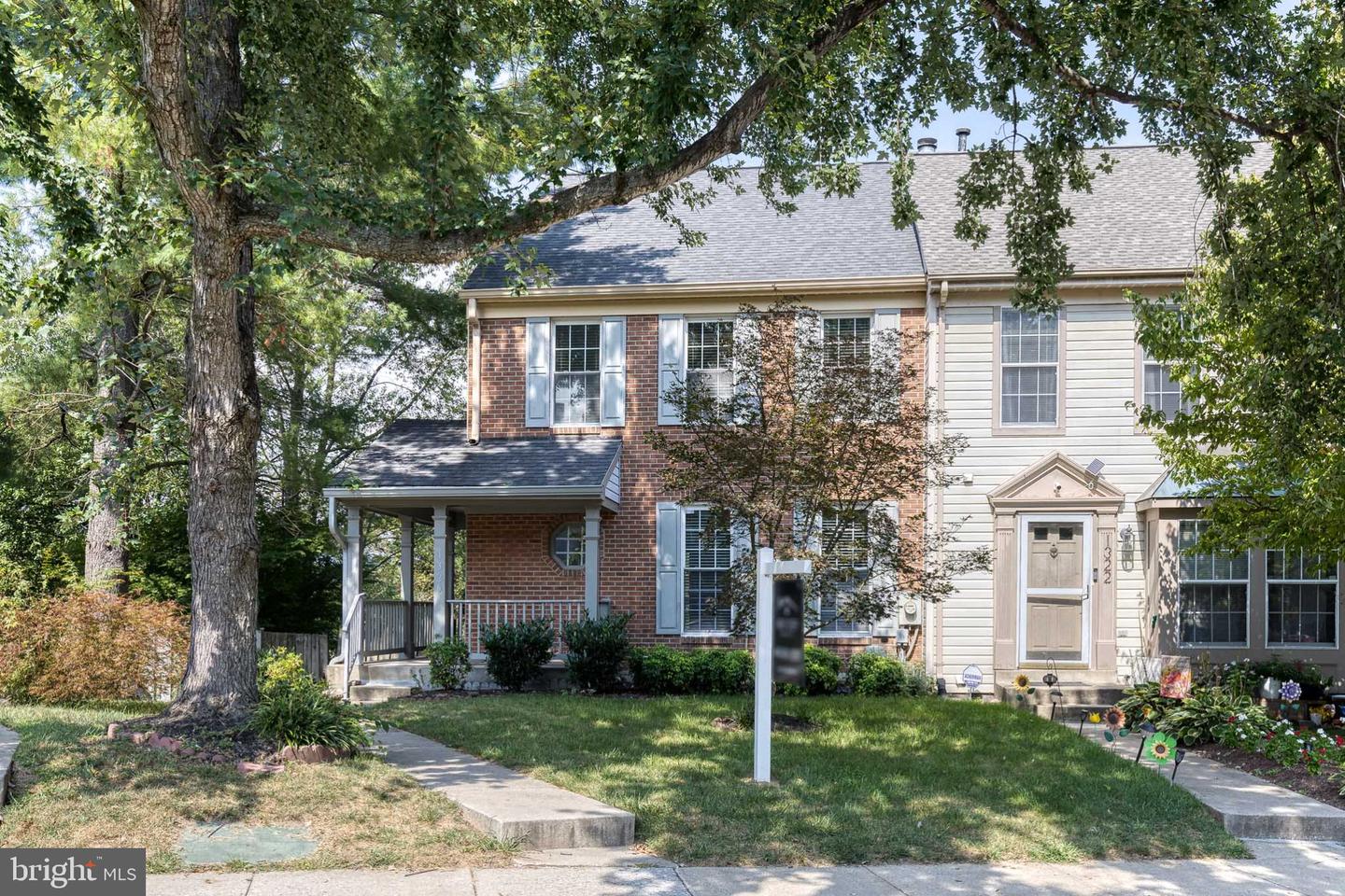1320 Travis View Ct — photo