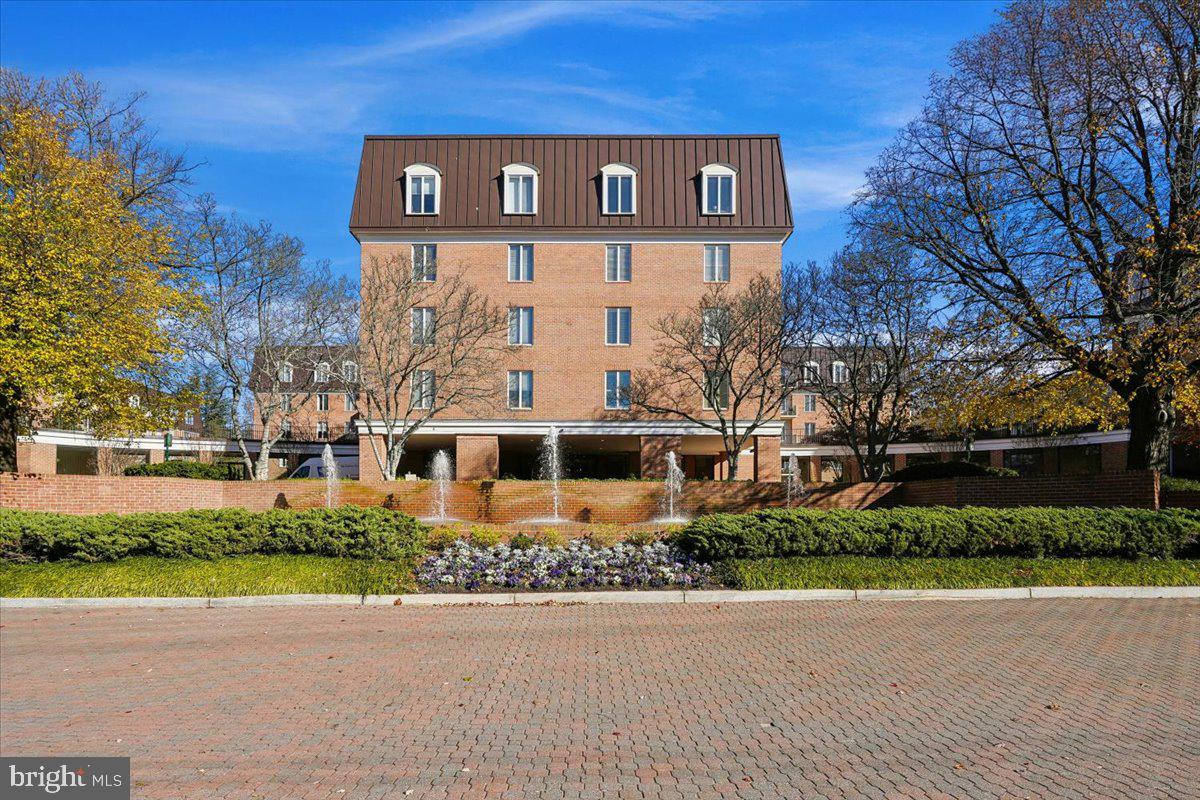 8101 Connecticut Ave #S-709 — photo
