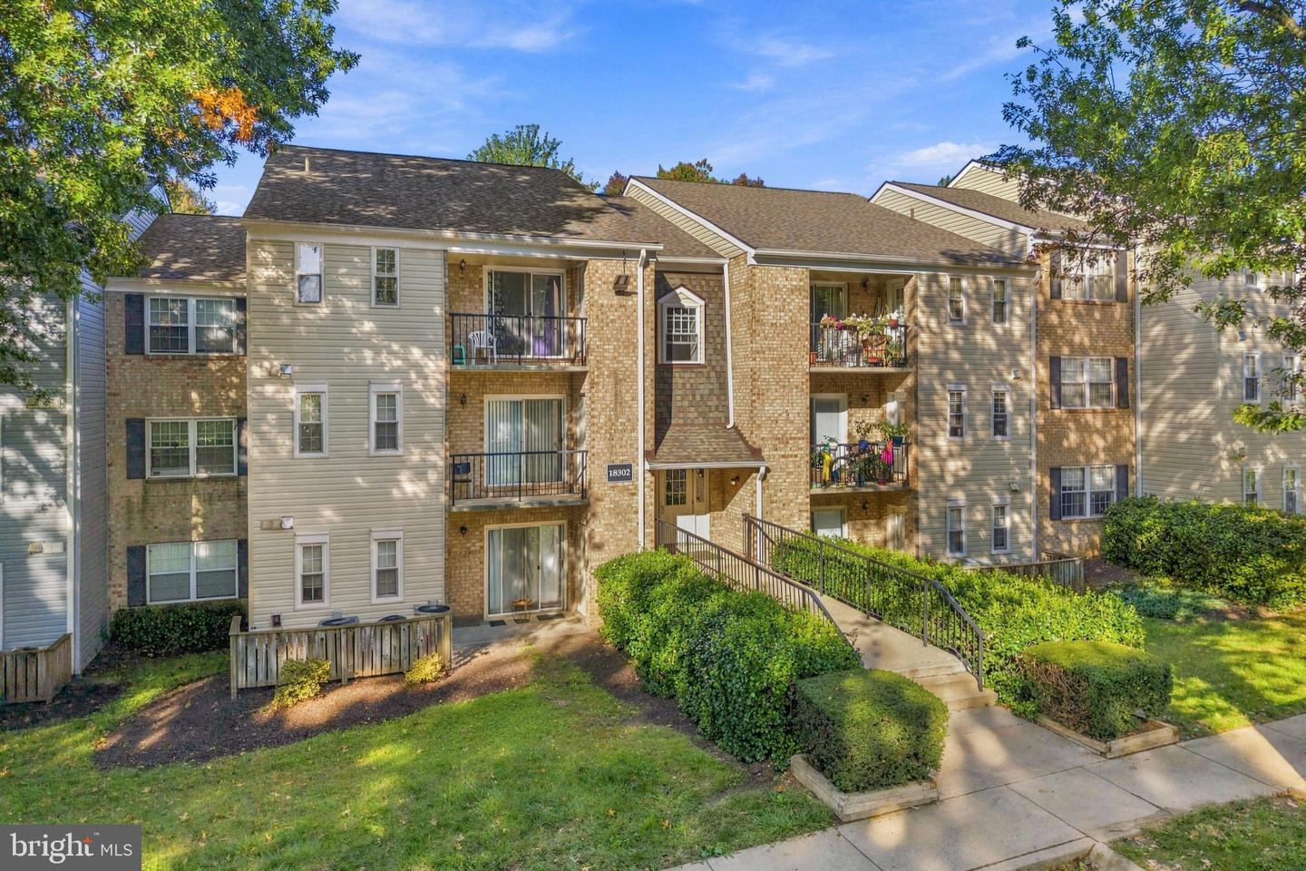 18302 Streamside Dr #201 — photo