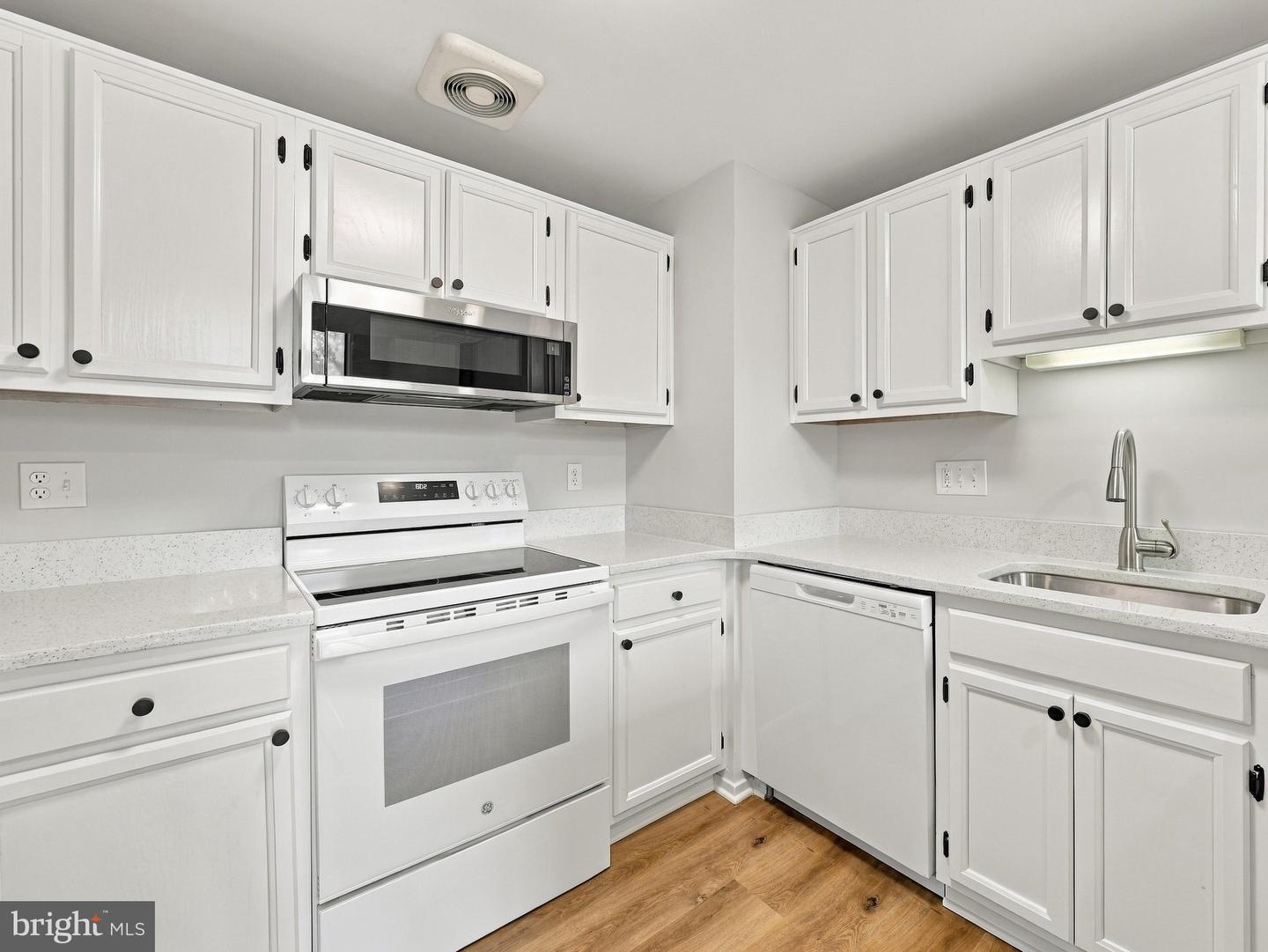 20201 Spring Haven Ct — photo