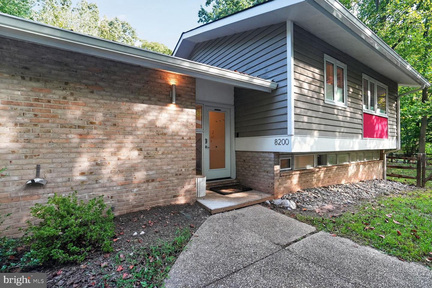 8200 Stone Trail Dr — photo