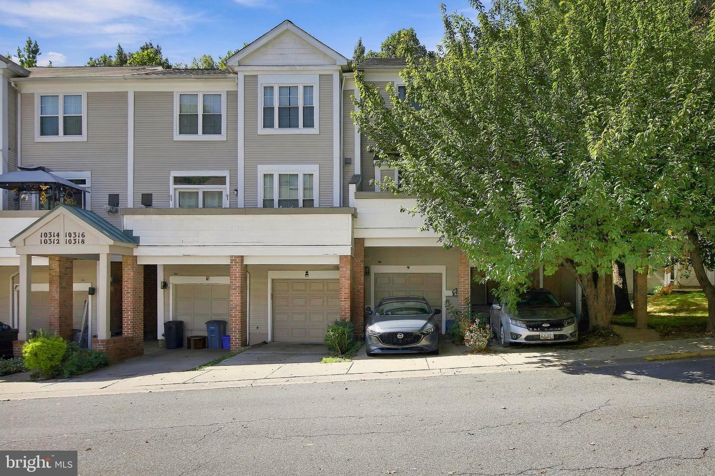 10320 Royal Woods Ct — photo