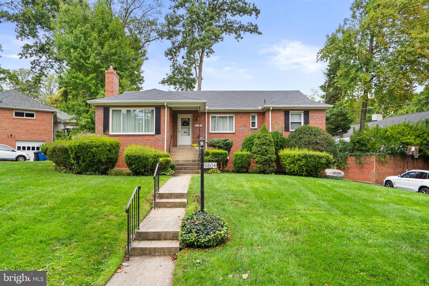 9804 Dameron Dr — photo