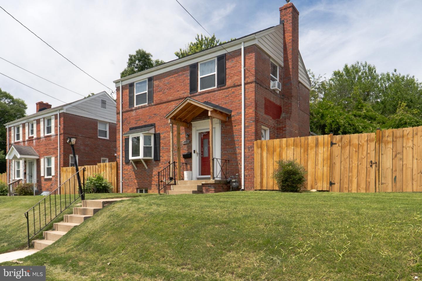10024 Lorain Ave — photo