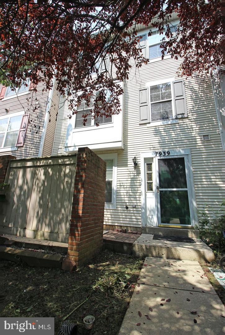 7939 Otter Cove Ct — photo