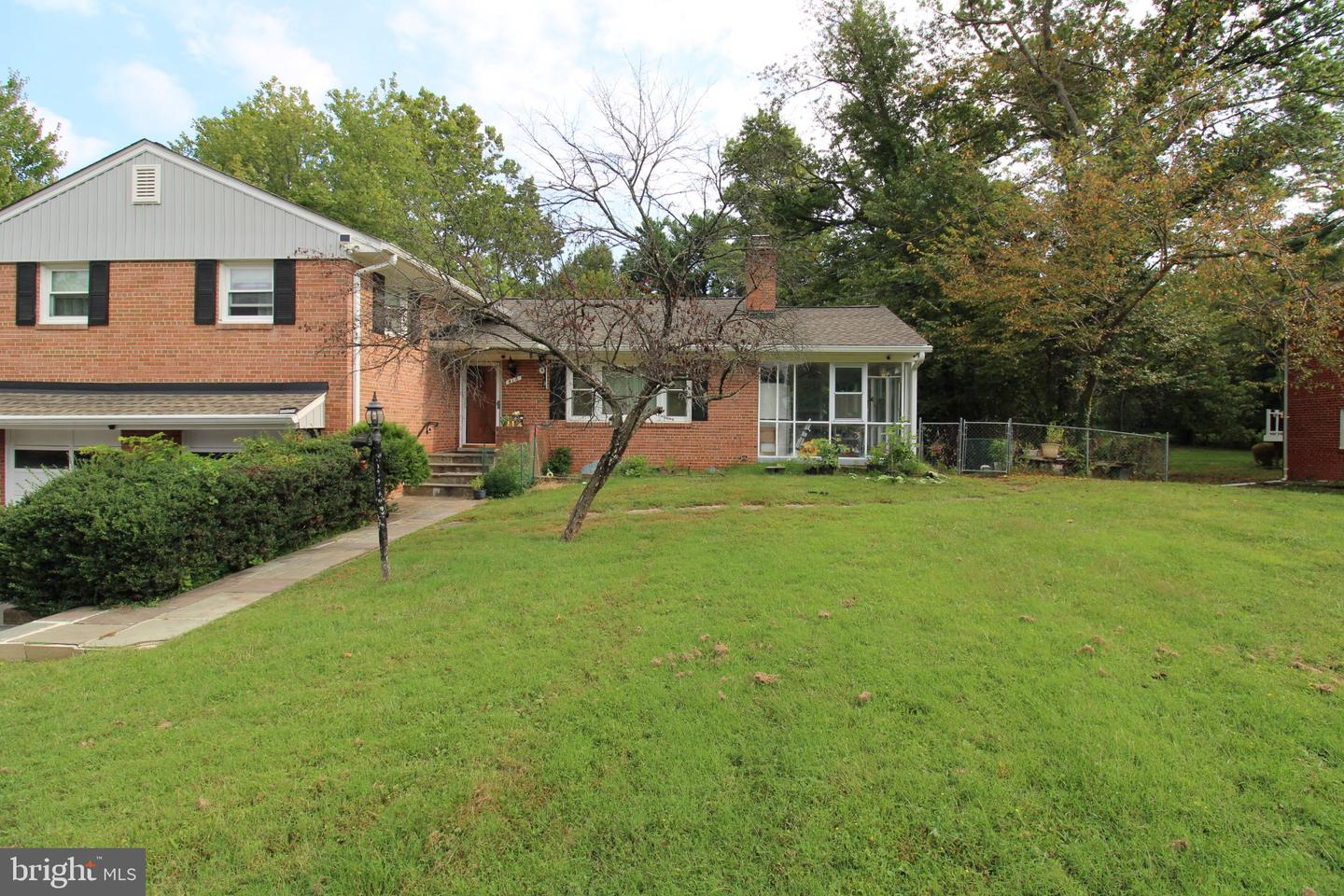 416 Colesville Manor Dr — photo