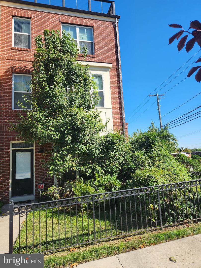 2401 Glenallan Ave — photo