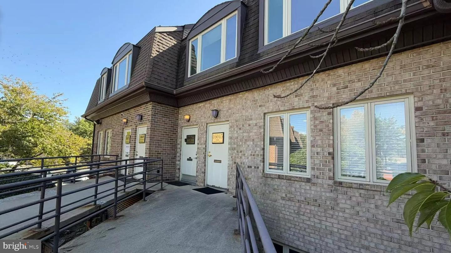 16047 Comprint Cir #16047 — photo