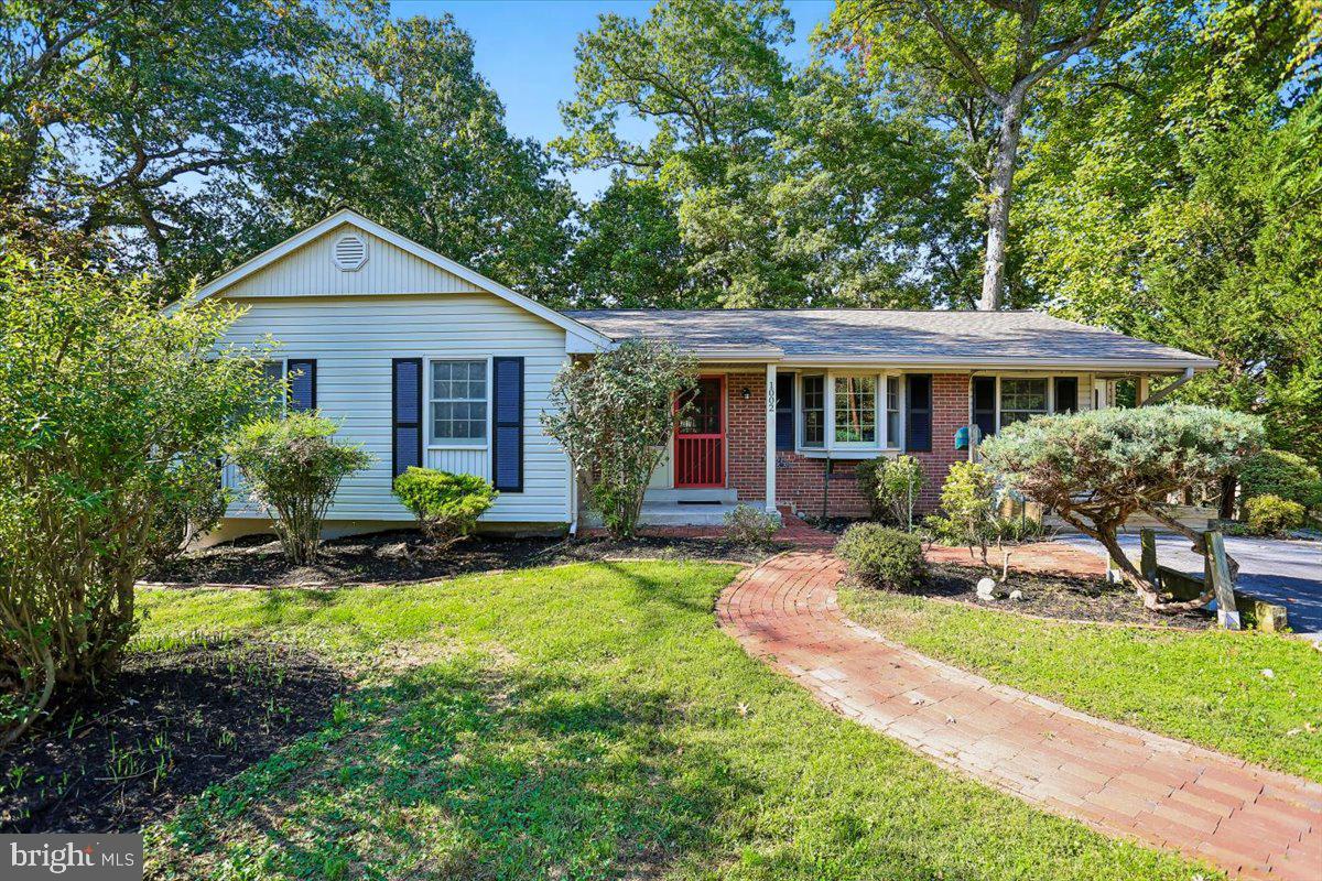 1002 Broadmore Cir — photo
