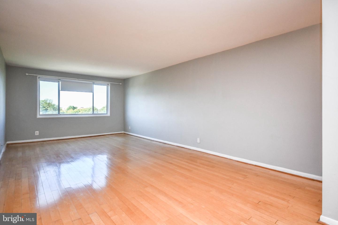 8315 N Brook Ln #2-1004 — photo