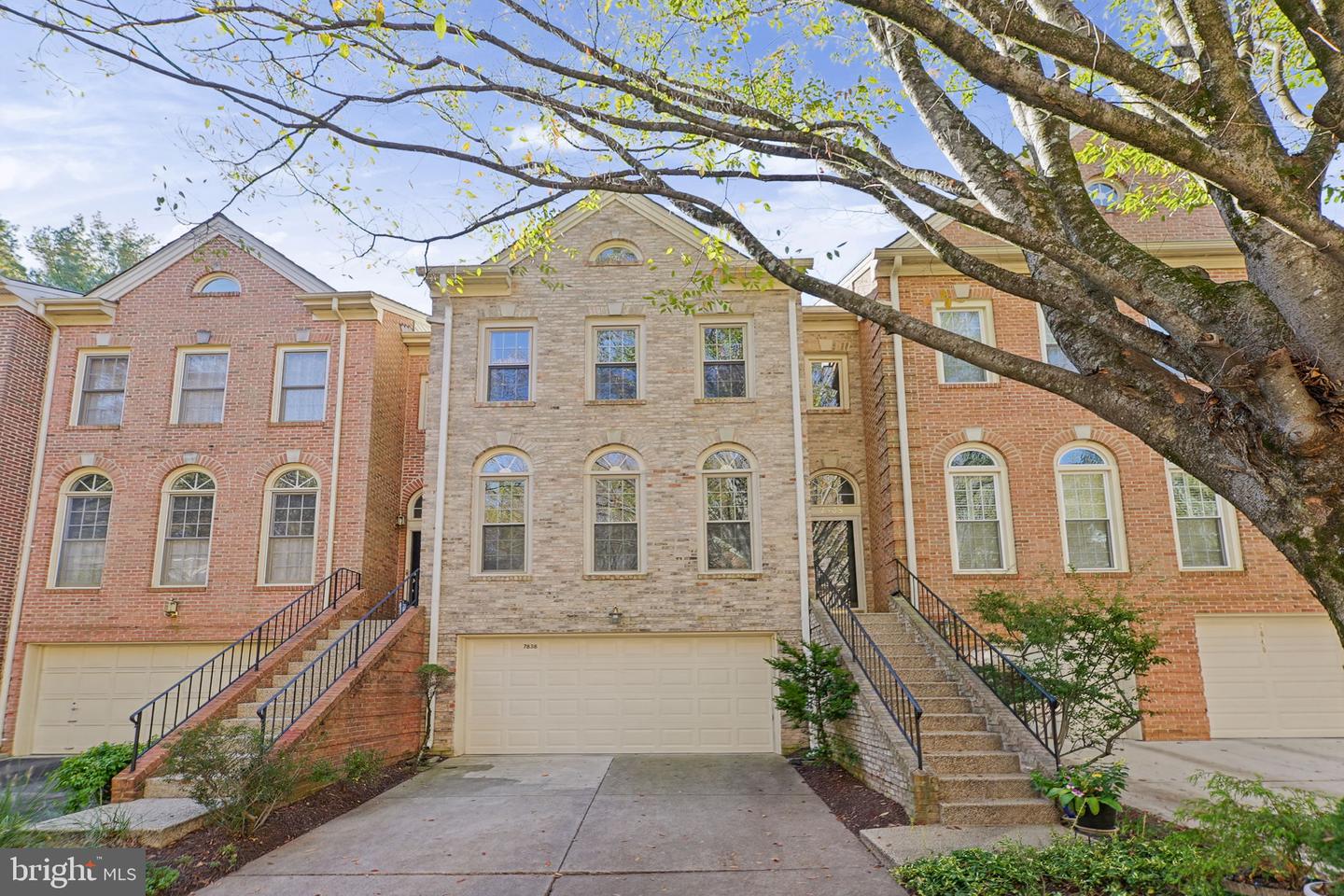 7838 Oracle Pl — photo