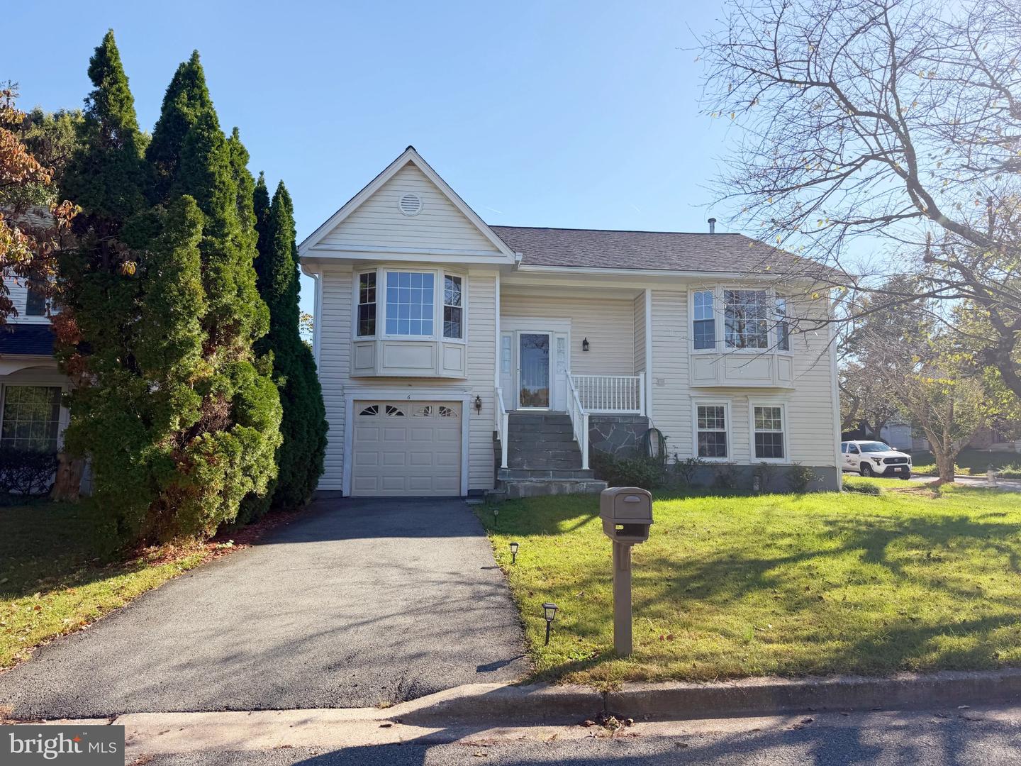 6 Norwich Ct — photo