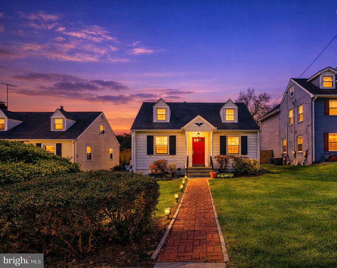 812 Forest Glen Rd — photo