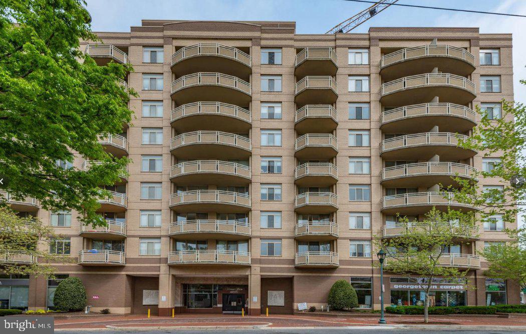 4801 Fairmont Ave #811 — photo