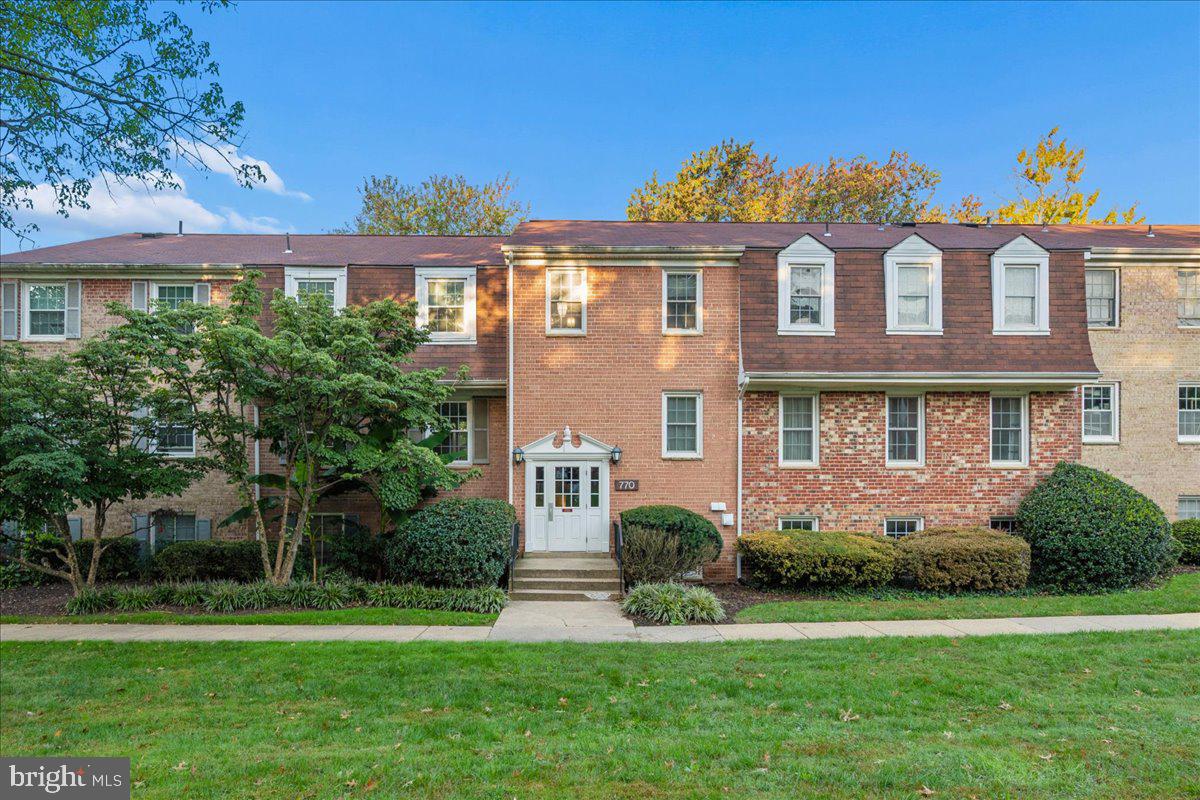 770 Quince Orchard Blvd #102 — photo