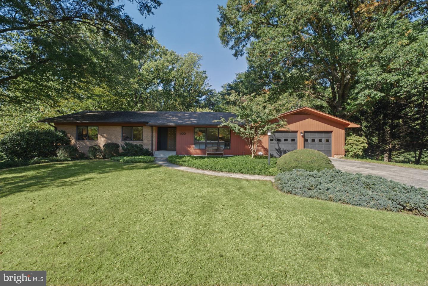 100 Quaint Acres Dr — photo