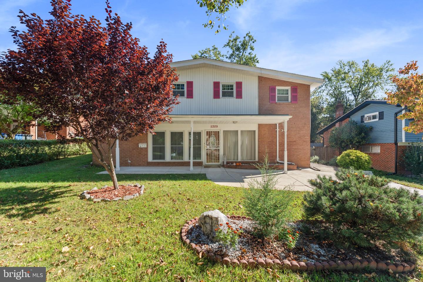 11309 Clara St — photo