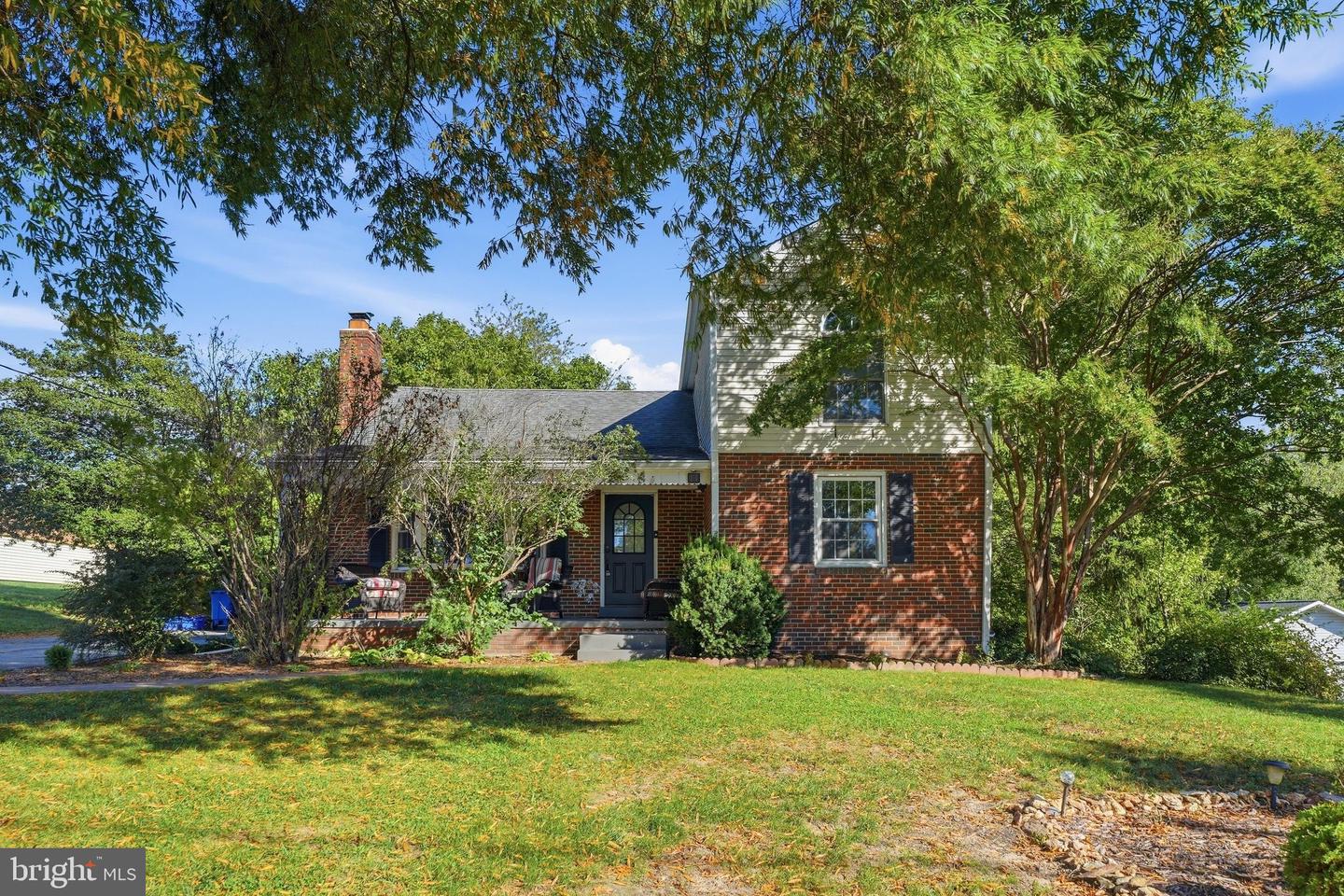 26015 Woodfield Rd — photo