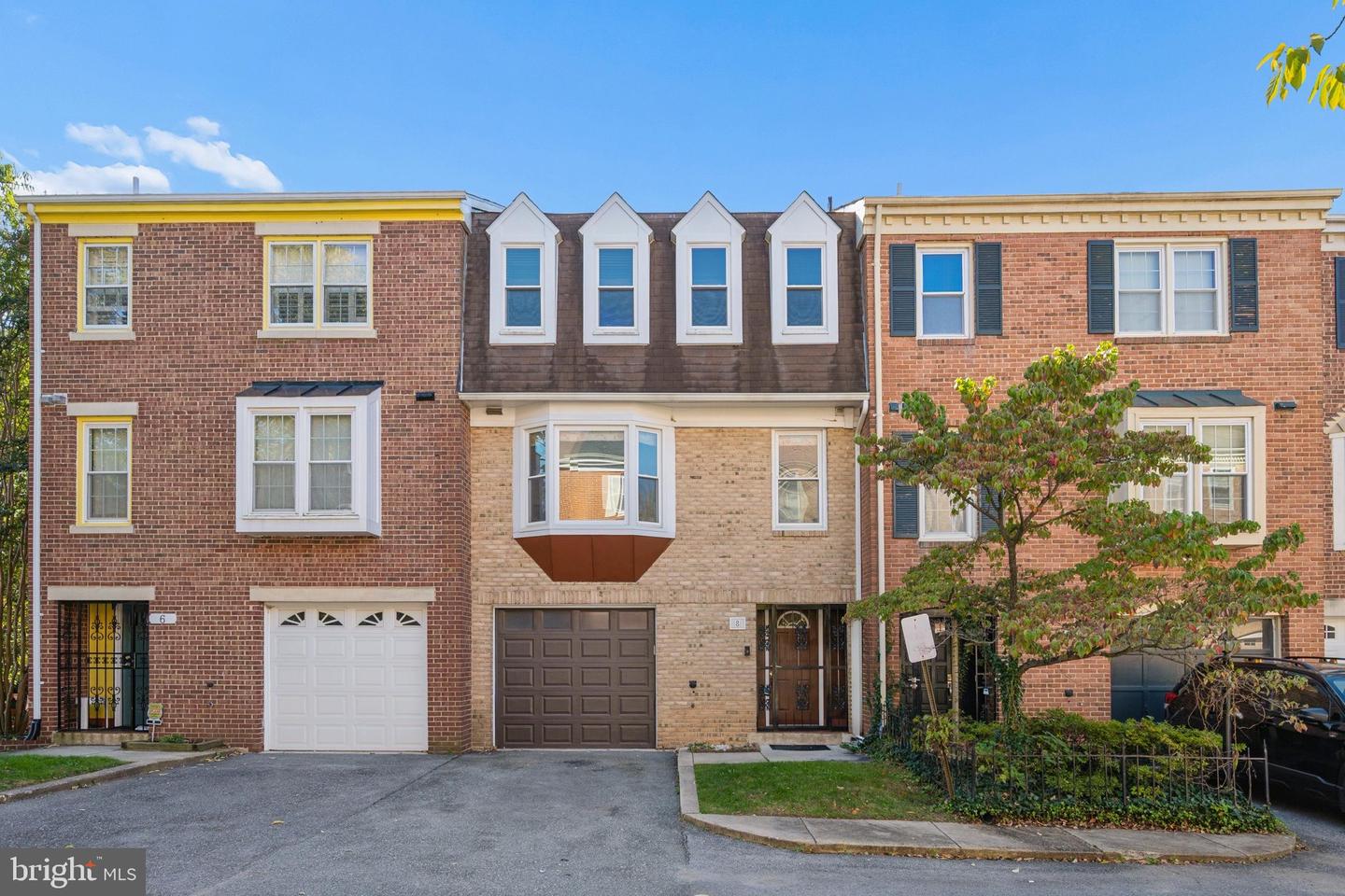 8 Grace Church Ct — photo