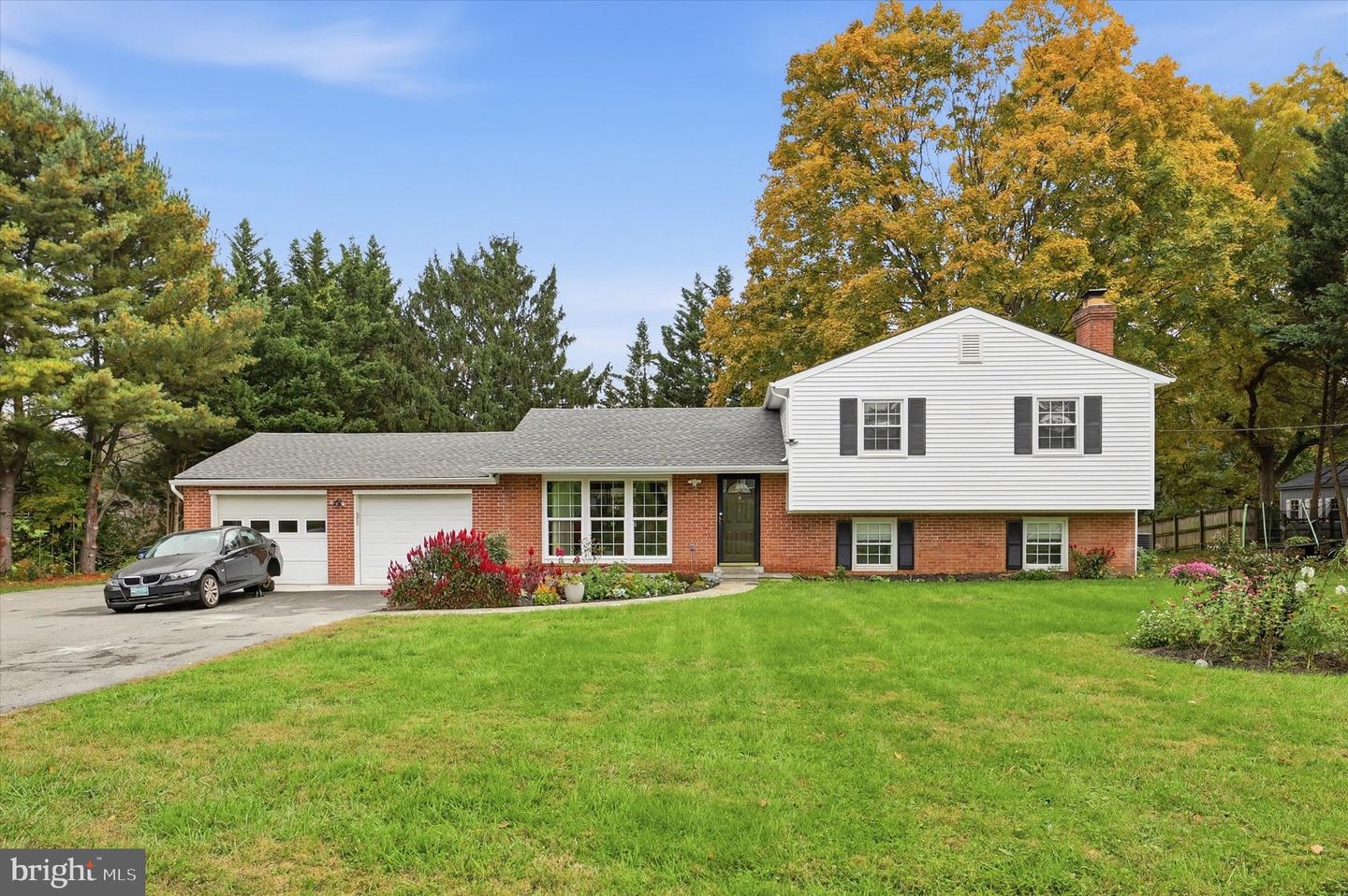 20917 Brooke Knolls Rd — photo