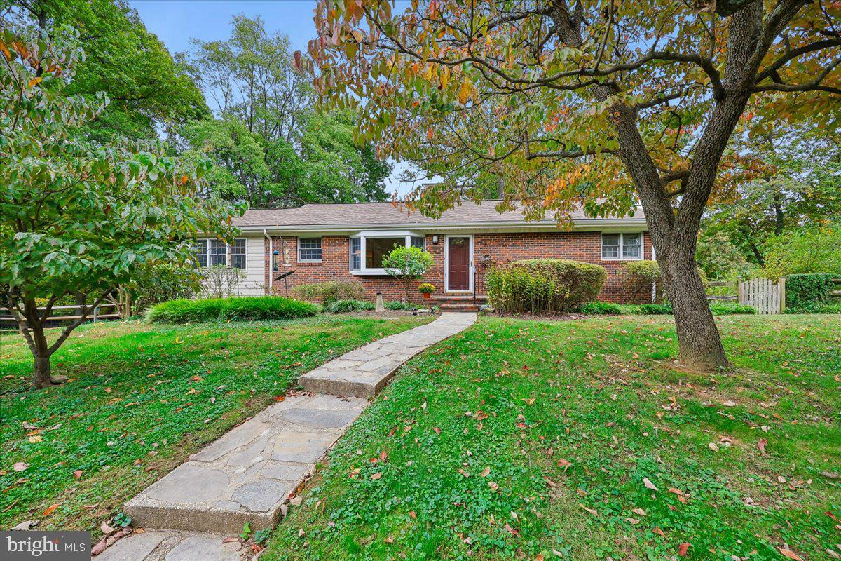 10525 Kinloch Rd — photo