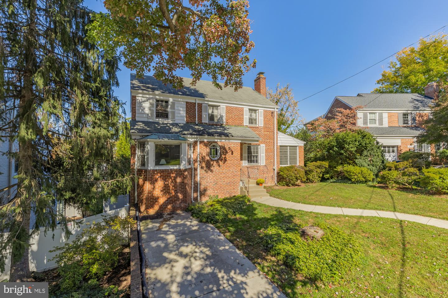 8215 Larry Pl — photo