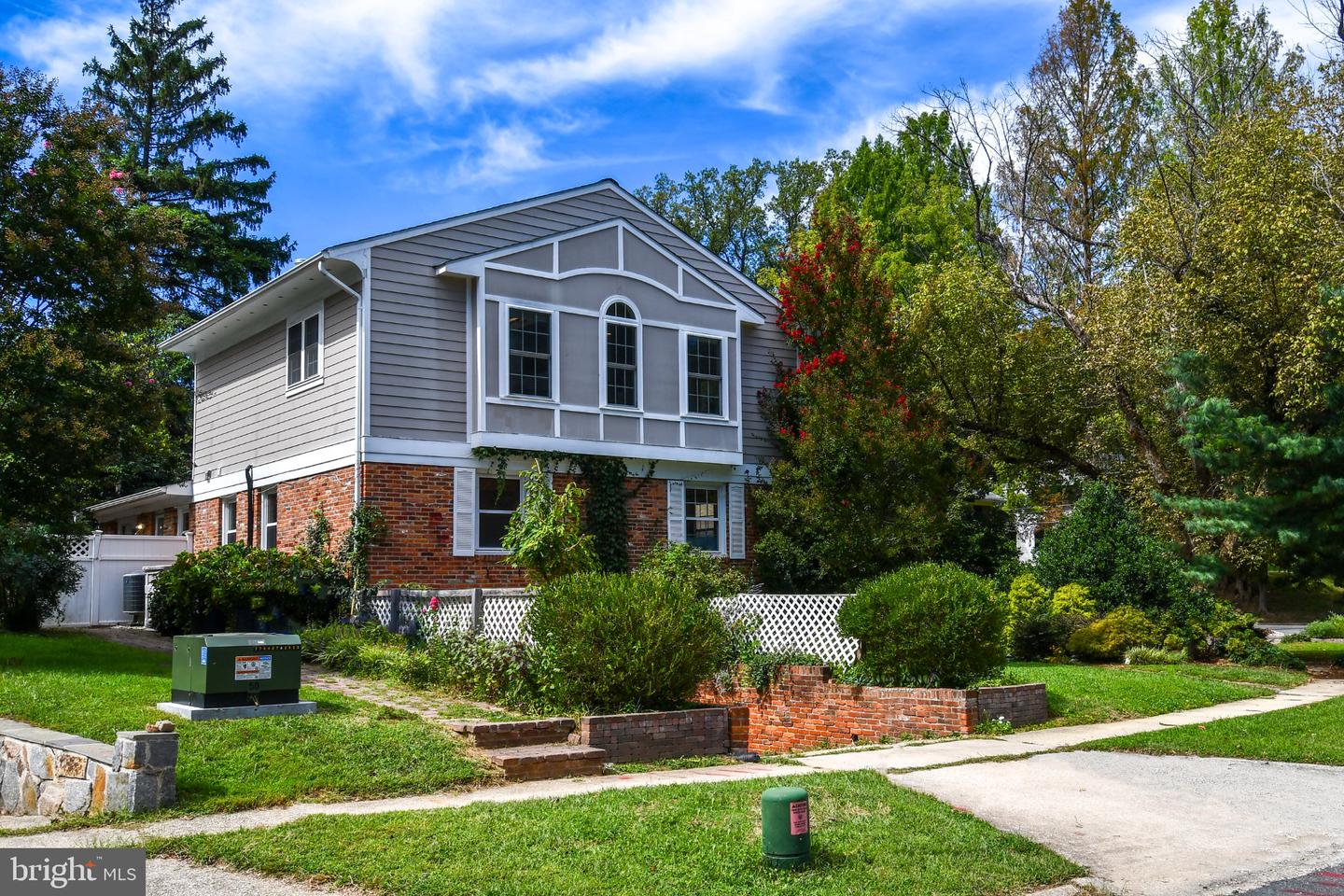 5303 Danbury Rd — photo